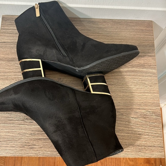 CLOUD WALKERS BY AVENUE women ankle boots WITH GOLD HEELS SIDE ZIPPER SIZE 8.5 w - Picture 4 of 8